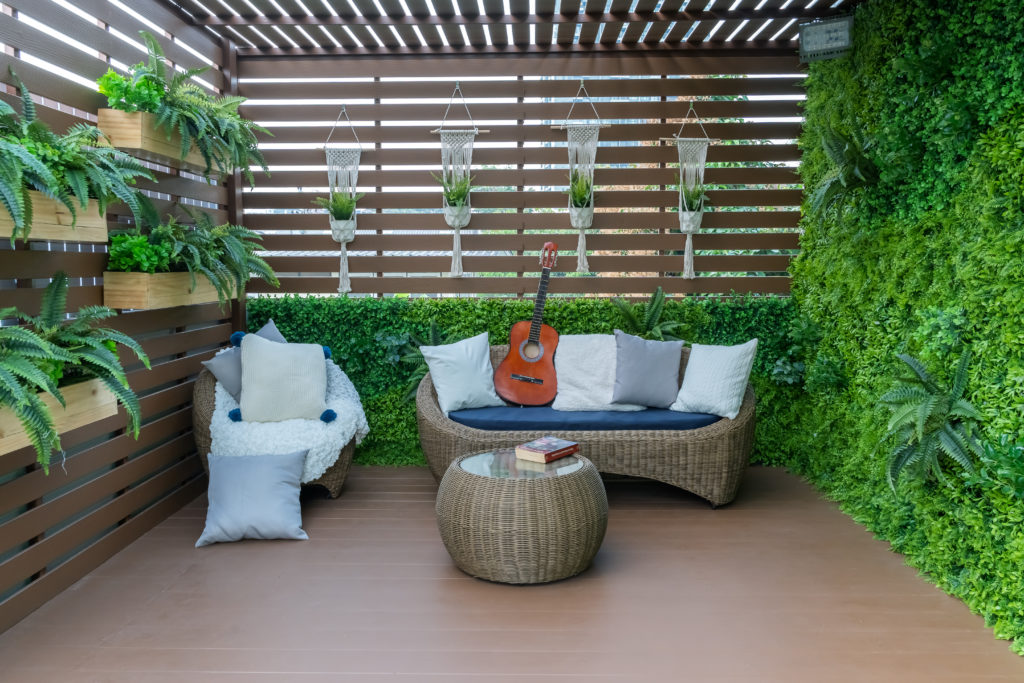 balcony-with-green-wall-fencing