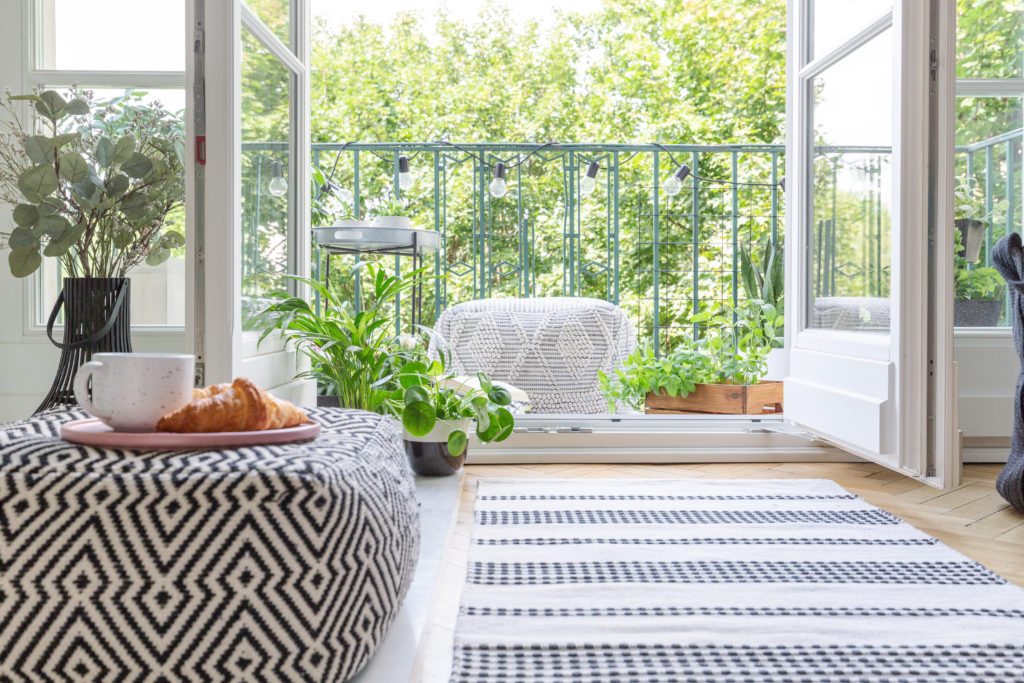 balcony-with-patterned-rug