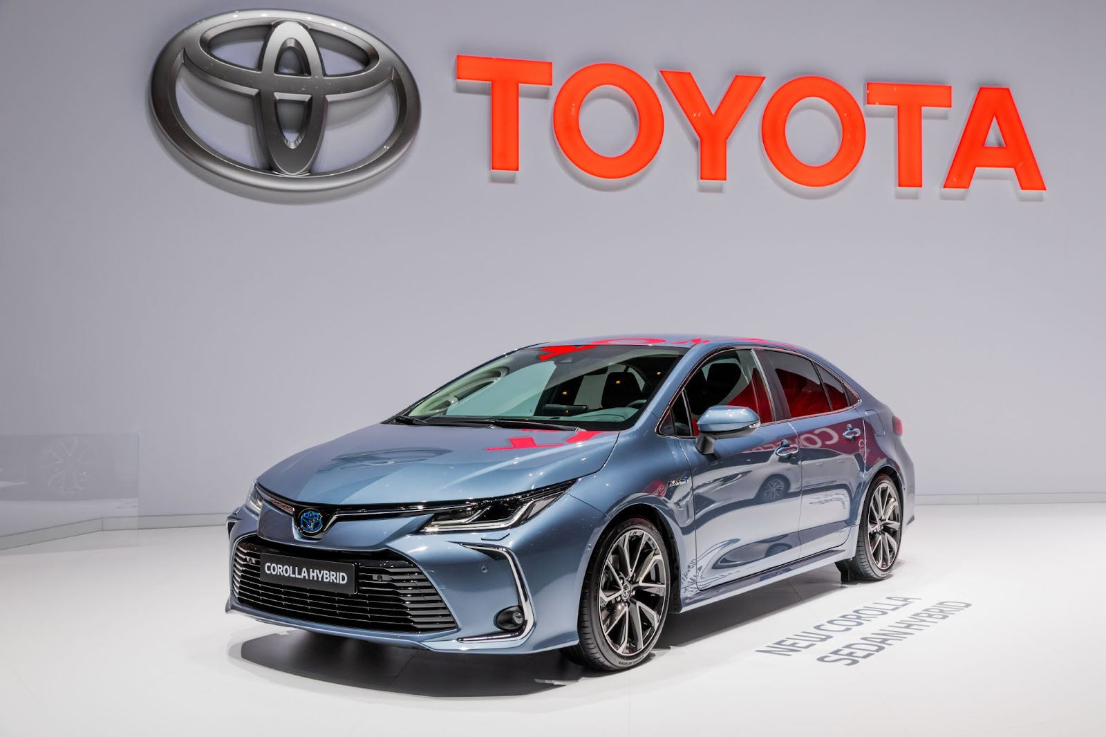 Toyota Corolla Hybrid 2022 In Pakistan | Specs | Features | Launch Date and Price
