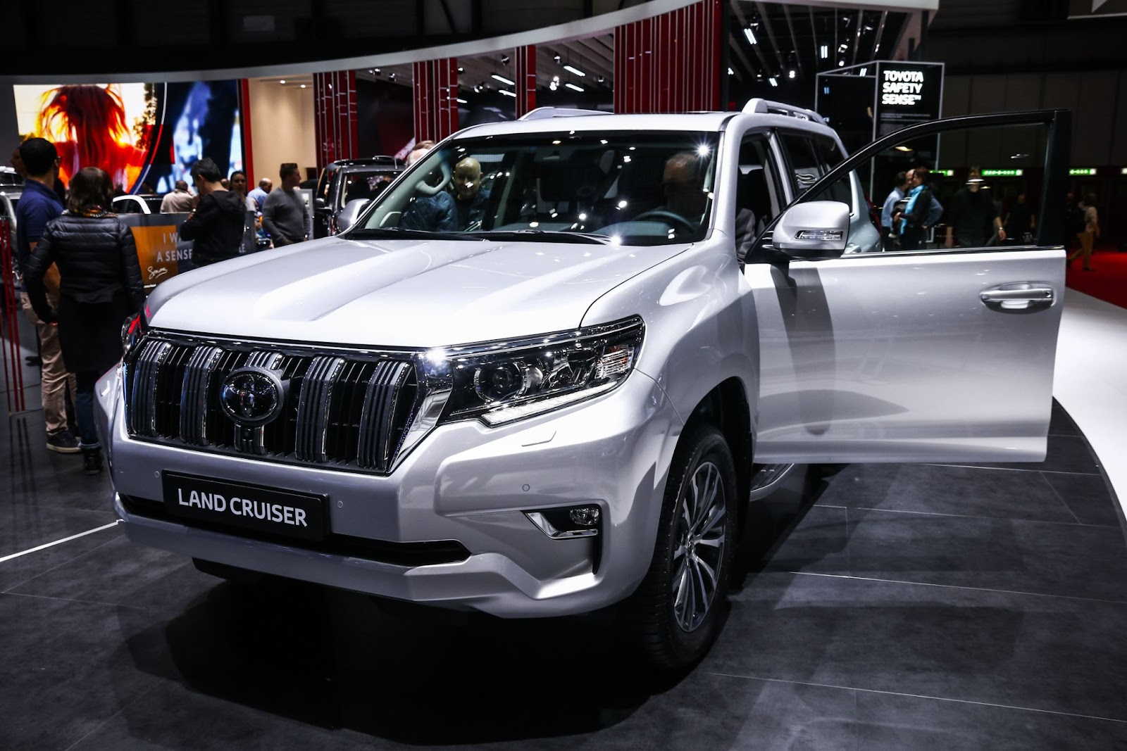 Toyota Landcruiser Prado TX 2.7 Petrol in Pakistan: Price | Specs ...